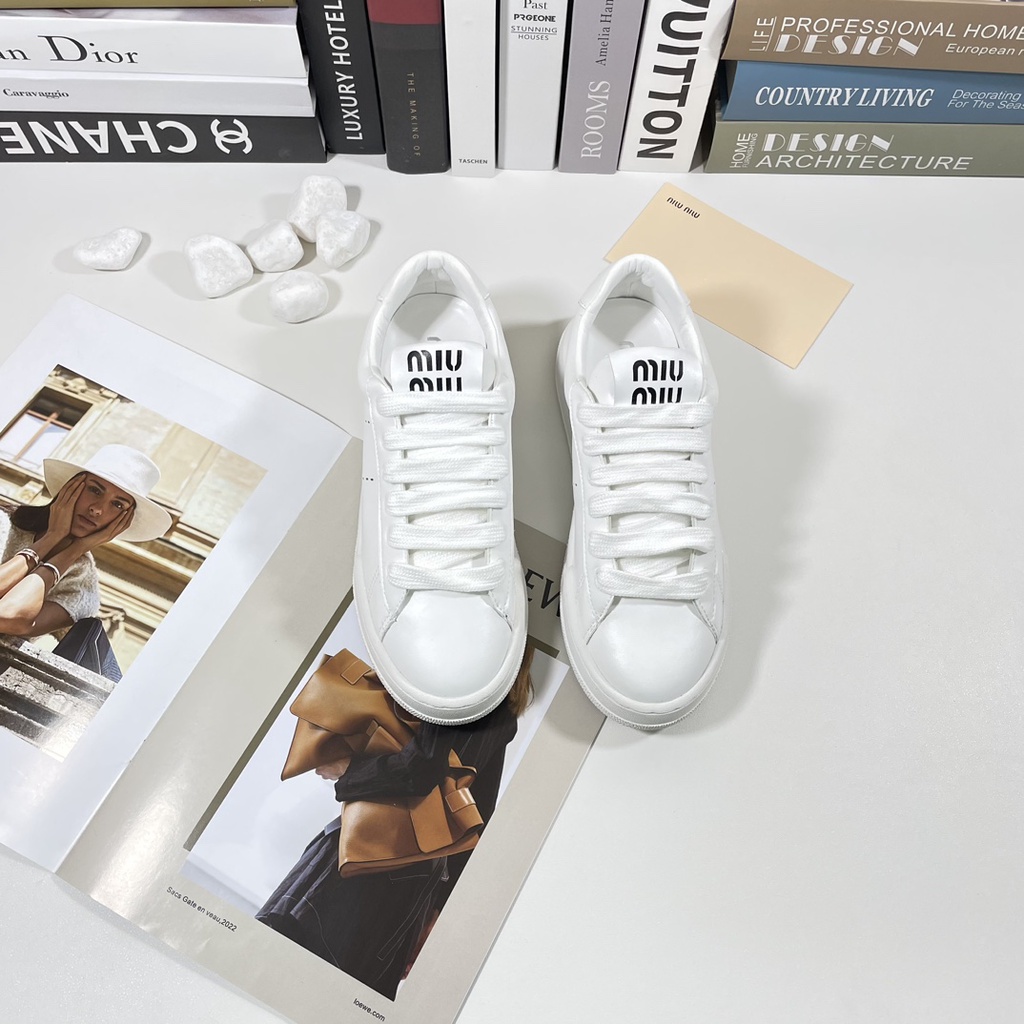 Giày Thể Thao Da Mũi Tròn Thắt Dây Thoáng Khí Miu Miu 2023
