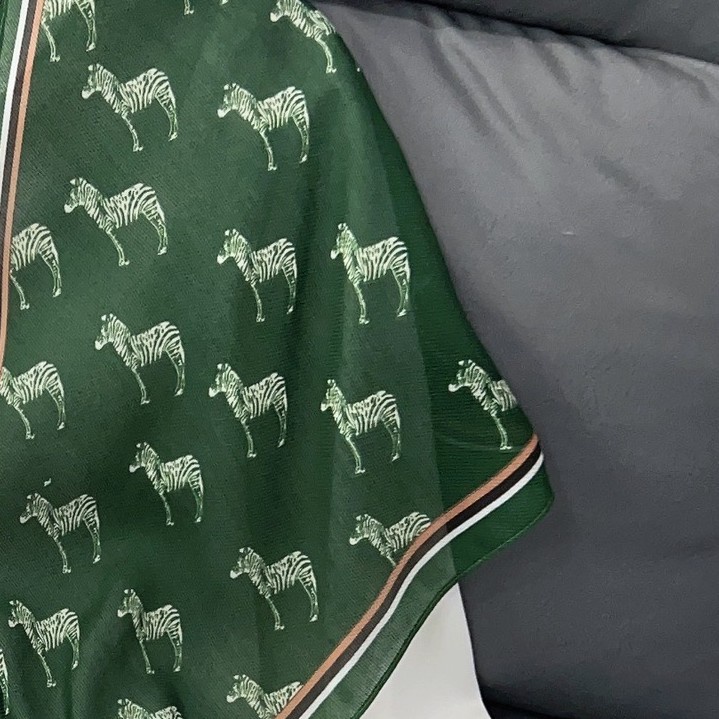 Khăn Choàng Cổ Mỏng In Họa Tiết Ngựa Đính Kim Cương Phong Cách Hàn Quốc Thời Trang Mùa Hè Kích Thước 180 * 38cm Cho Nữ