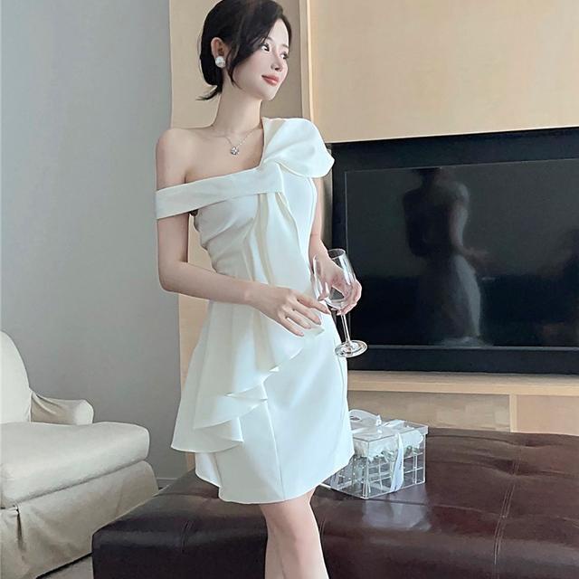 Đầm Dáng Chữ A Lệch Vai Phối Bèo Màu Trắng Phong Cách Pháp Thời Trang Xinh Xắn Cho Nữ