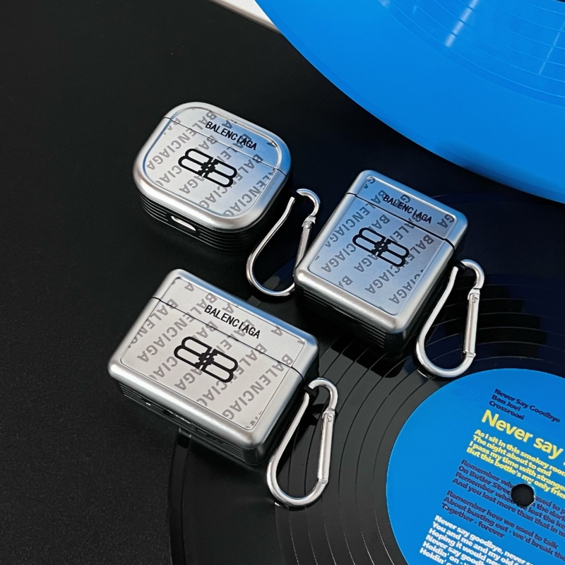 Vỏ Bảo Vệ Hộp Sạc Tai nghe không dây AirPods 1 / 2 gen3 Pro2 2022 Bằng pc Cứng Hình Vuông Mạ Màu Bạc Có Móc Chống Rơi