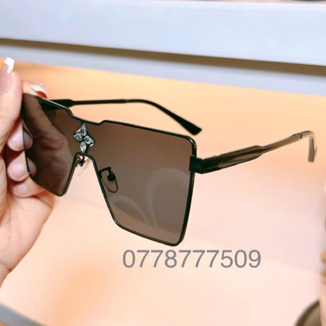 Kính Hiệu Vuông Unisex Đính Đá LV2023 Lệ Vi Ngôi Sao Hot