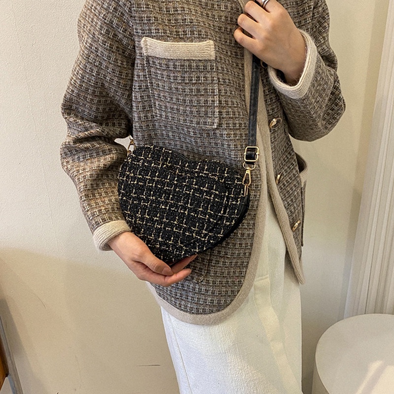 Túi Đeo Chéo Vai Hình Trái Tim Sang Trọng Dành Cho Nữ