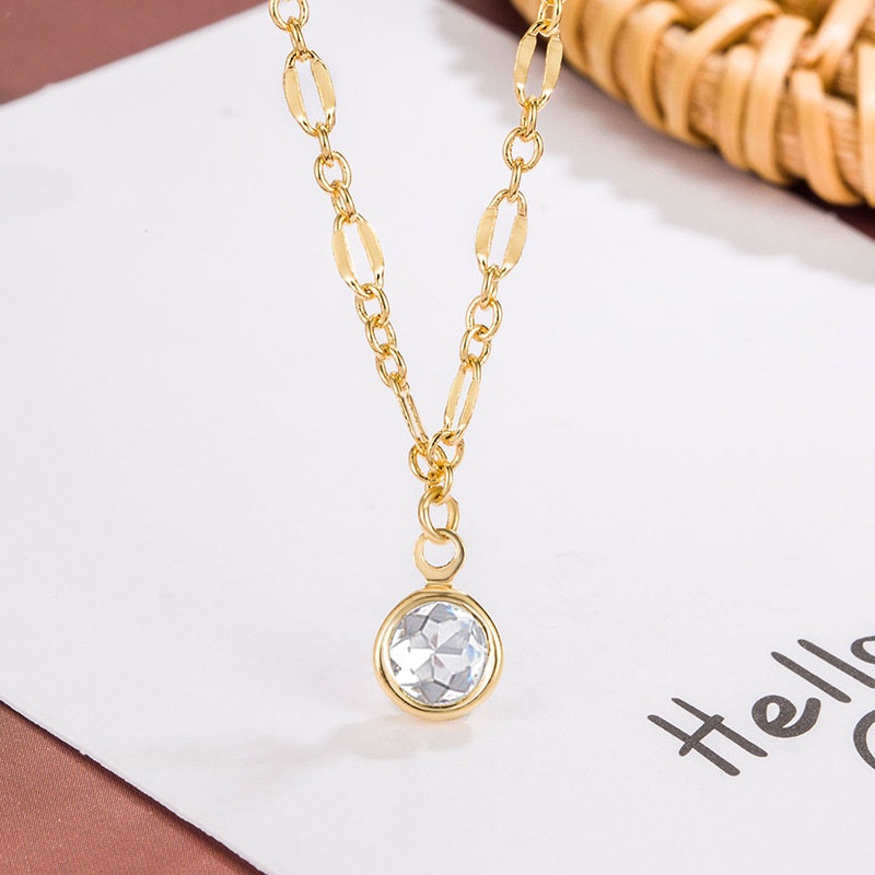 Vòng cổ Mặt Đá Ngọc Lục Bảo Màu Đỏ Sang Trọng