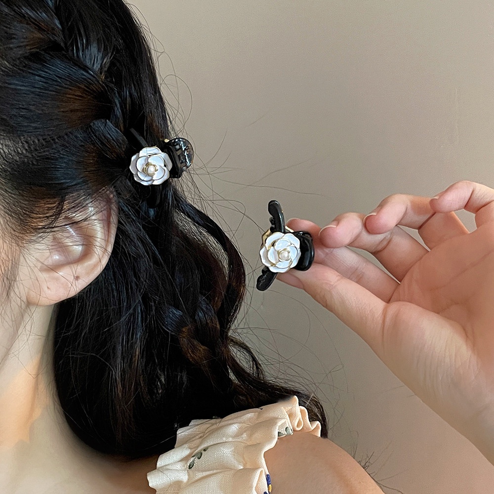 Kẹp Tóc Mini Hình Cá Mập Màu Đen Dễ Phối Đồ