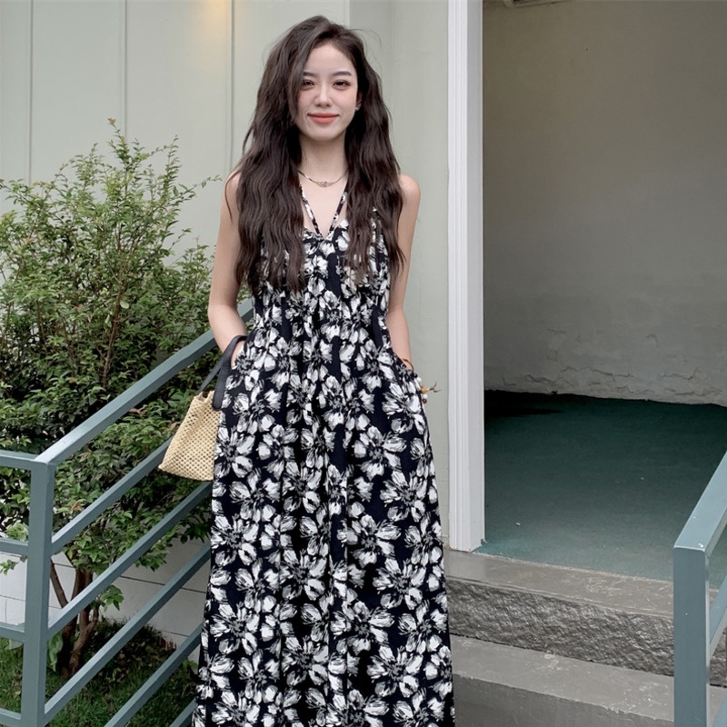 Đầm Hoa Hai Dây Cổ Chữ V Màu Đen Phong Cách Cổ Điển Thời Trang Đi Biển Mùa Hè