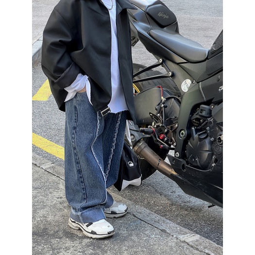 Quần jean rách sọc giữa cá tính cho bé