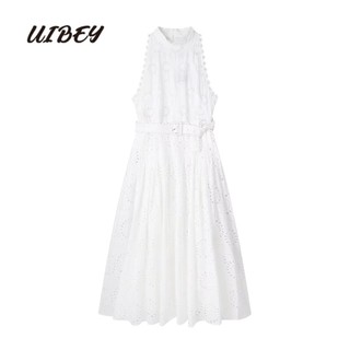 Uibey Đầm Sát Nách Cổ Đứng Thêu Họa Tiết Rỗng Màu Trơn 8454