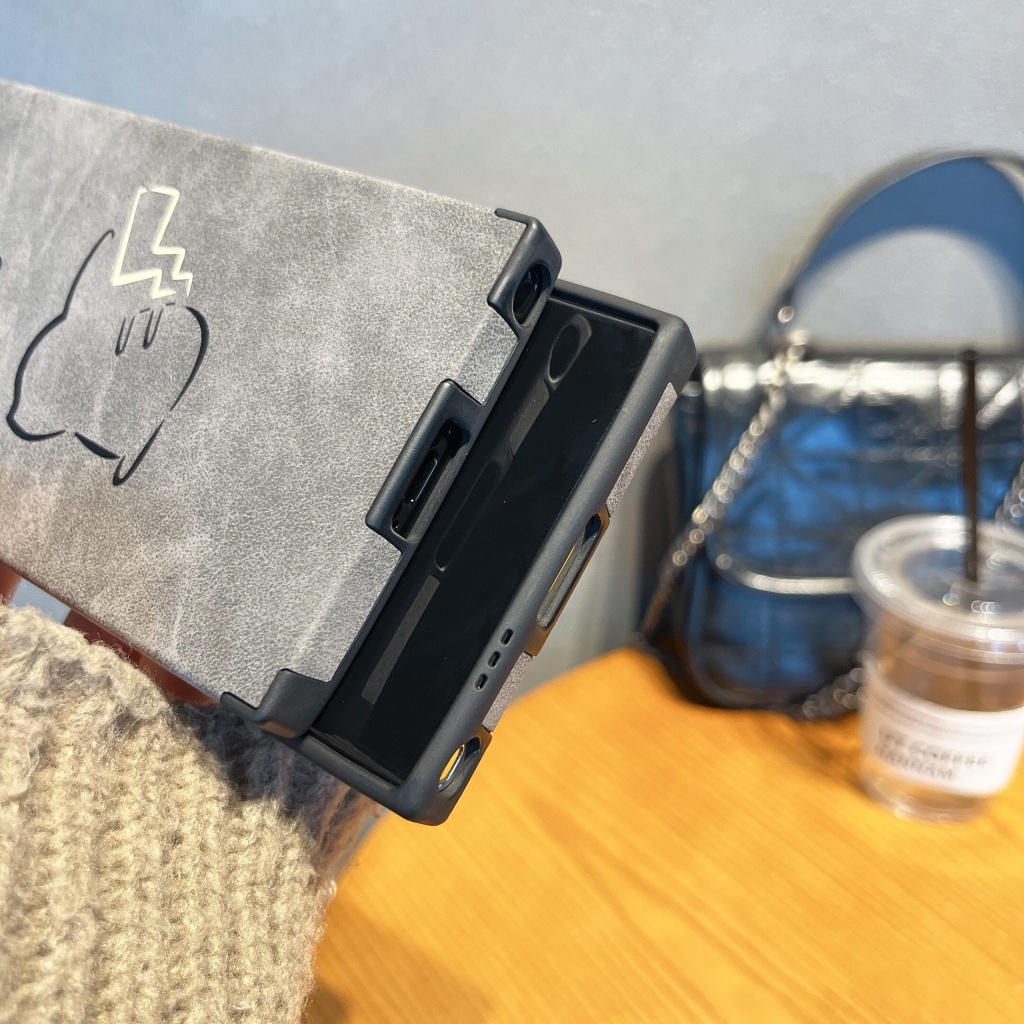 Ốp Samsung Galaxy S23 Ultra S22 Ultra Điện Thoại Da Lộn Họa Tiết Pikachu Có Ngăn Đựng camera Và Dây Đeo Cho