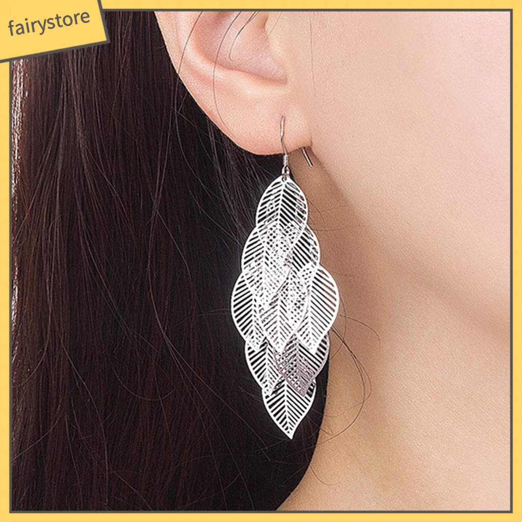 1 Đôi Bông Tai Hình Chiếc Lá Tua Rua Nhiều Lớp Màu Bạc Thời Trang