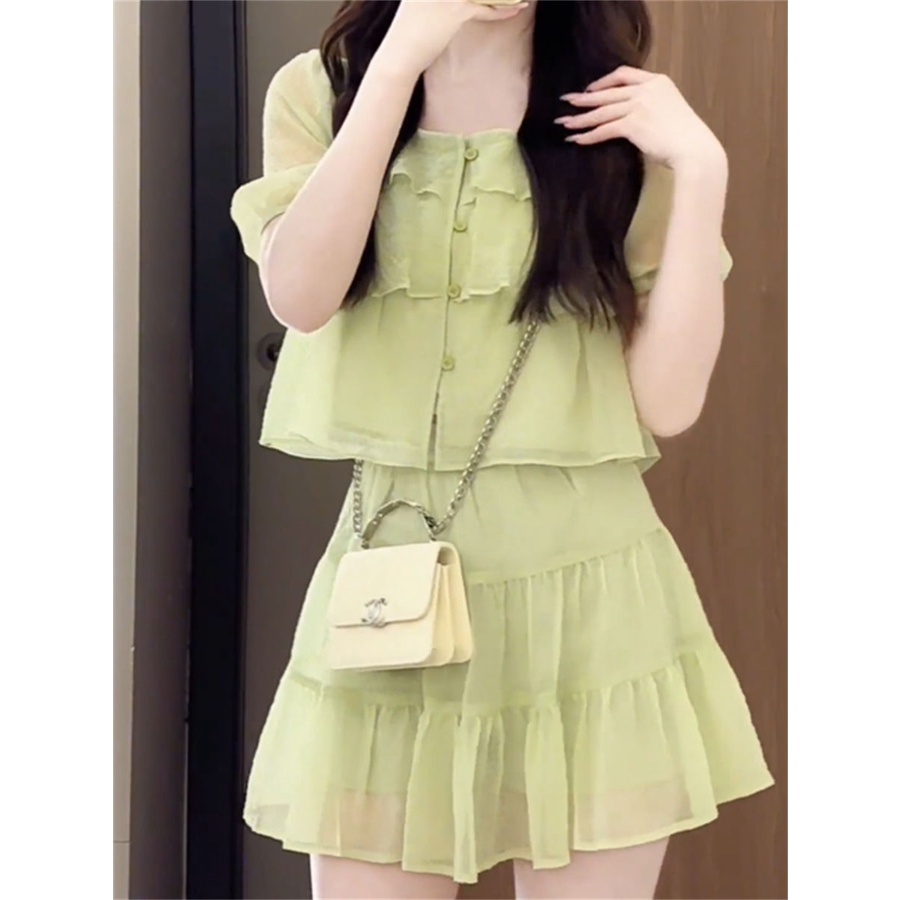 Set Áo Kiểu Cổ Vuông Phối Bèo Và Chân Váy Ngắn Thời Trang Hong Kong Cao Cấp Cho Nữ