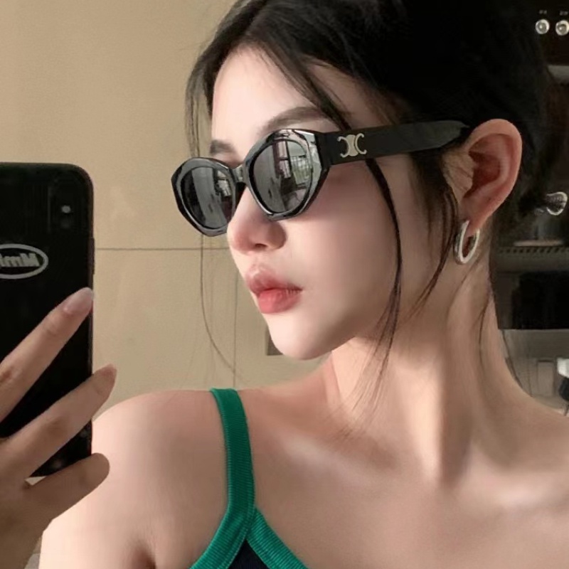 (KIQI-FASHION) COD Kính Mát Thời Trang Hàn Quốc Chống Tia UV Cho Nam Và Nữ