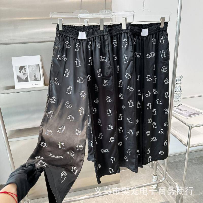 Aw CE allover Quần Lụa Đính Đá Và Quần Short