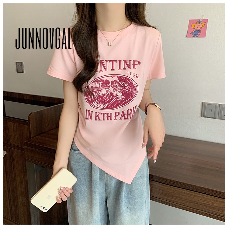 Áo thun JUNNOVGAL thiết kế vai trước gợi cảm in hình thời trang mới