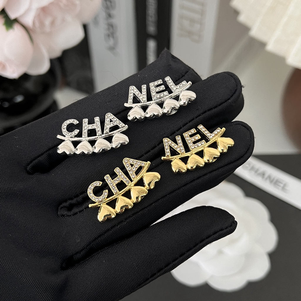 Bông Tai Bằng Thép Titan Chống Thấm Nước Không Gỉ Hình logo Thời Trang Cho Nữ