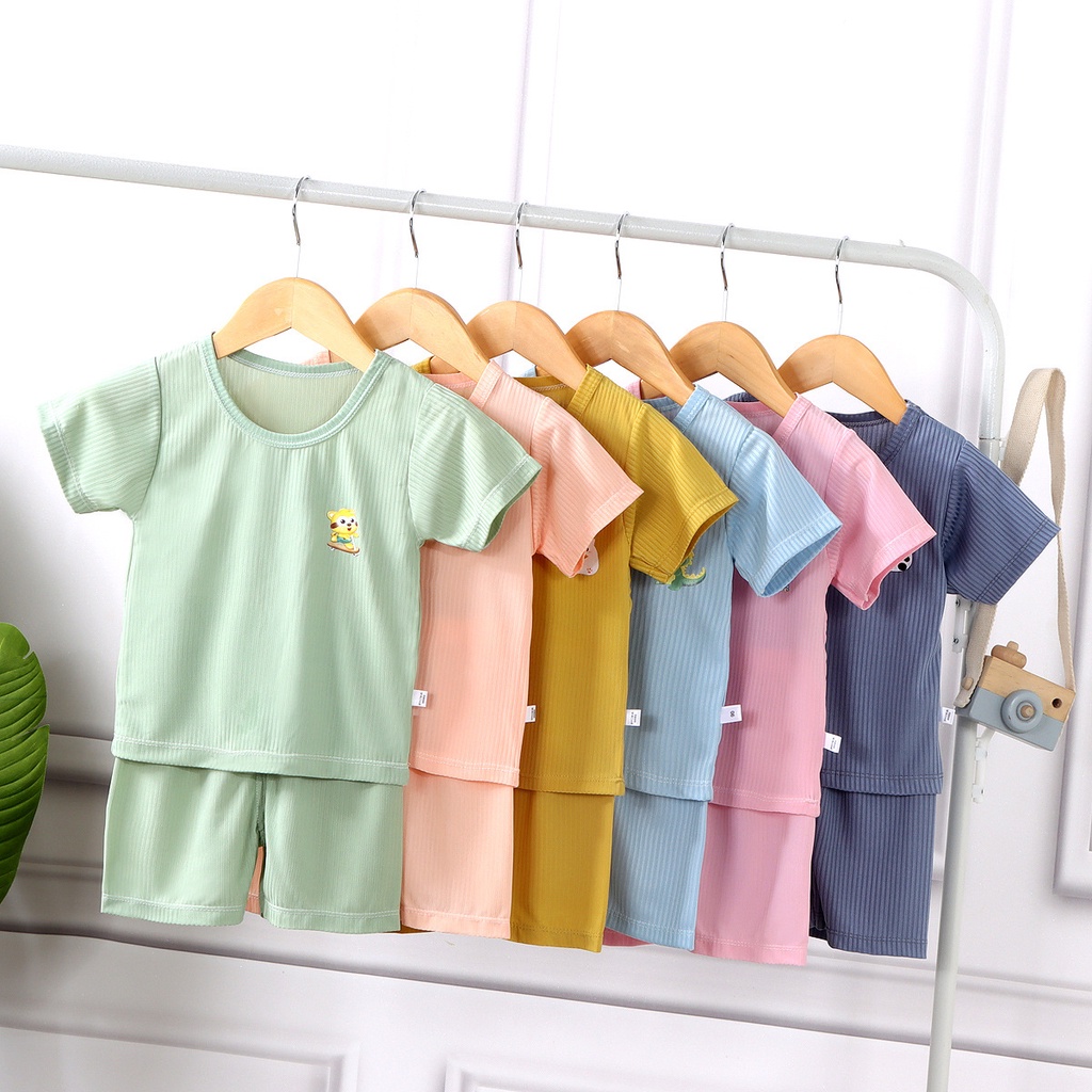 Bộ Đồ Thể Thao Áo Thun Tay Ngắn Phối Quần Short Thoáng Khí In Hoạt Hình Thời Trang Mùa Hè Cho Bé