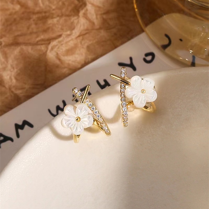 Khuyên Tai Hình Hoa Chéo Phong Cách Hàn Quốc Cao Cấp Sang Trọng