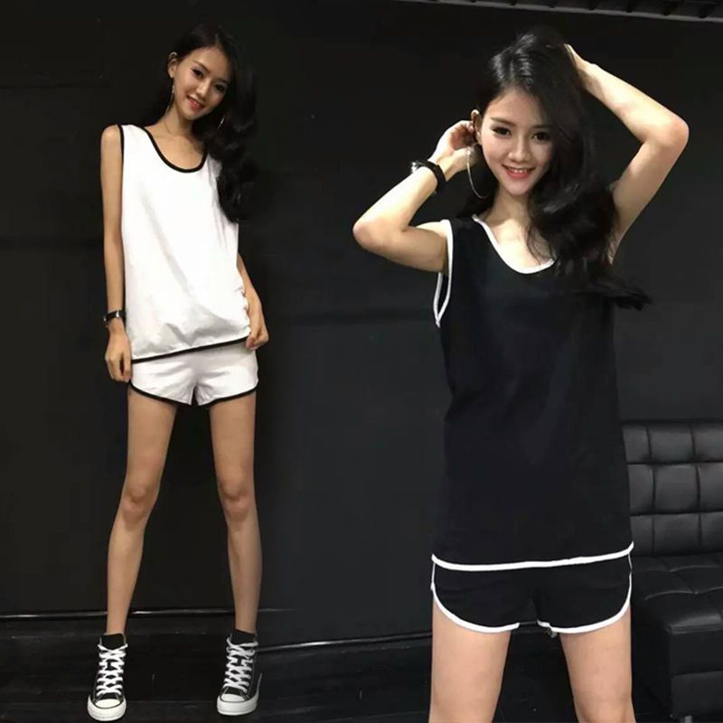 Bộ Đồ Thể Thao Áo Thun Tay Ngắn Phối Quần Short Ôm Dáng Co Giãn Thời Trang Mùa Hè 2023 Mới Cho Nữ