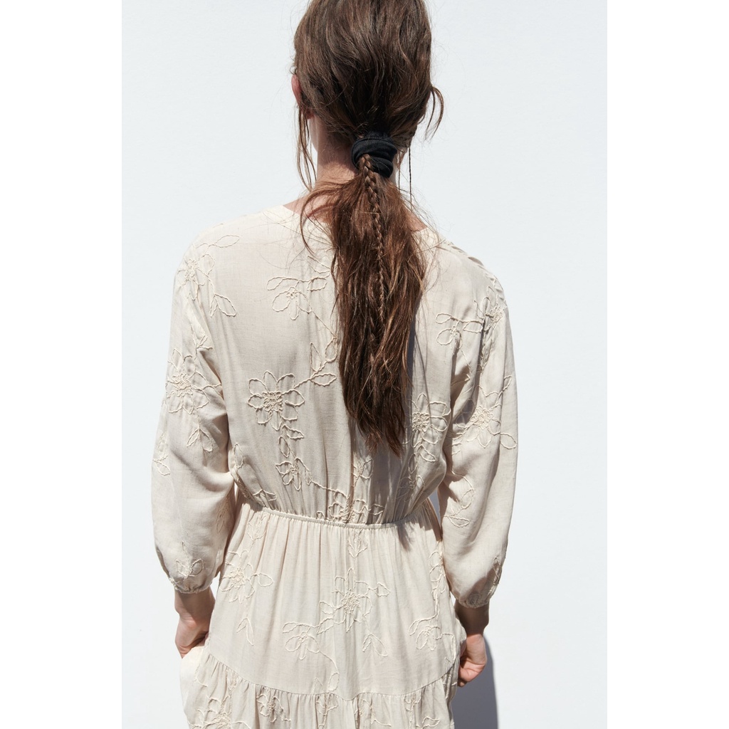 Zara Đầm Lanh Ngắn Tay Cổ Chữ V Họa Tiết Thêu Thời Trang Nữ Tính 8741029