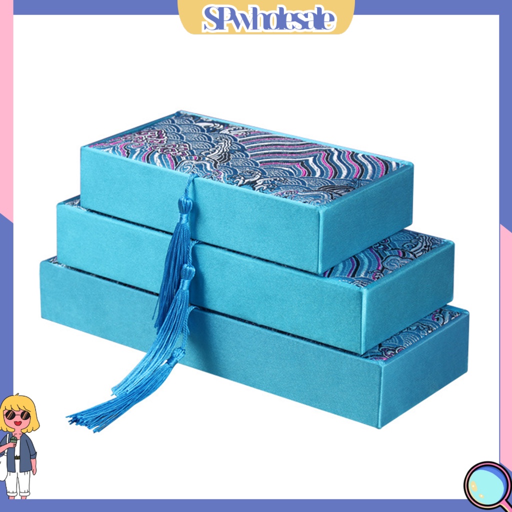 &lt;SPwholesale&gt; Hộp Đựng Vòng Tay / Vòng cổ Thêu Họa Tiết Phong Cách Trung Hoa Sang Trọng Mịn Màng Không Phai Màu Cho Nữ