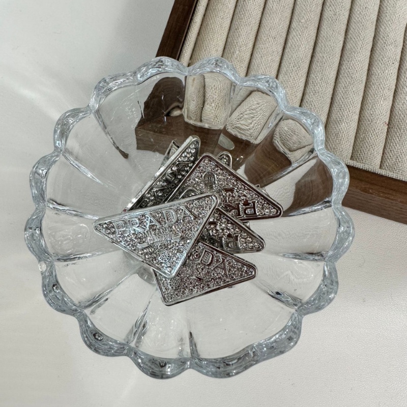 Kẹp Tóc Đính Đá Kim Cương Giả Hình Tam Giác / Chữ P Phong Cách Mới Đơn Giản Dễ Phối Đồ Cho Nữ