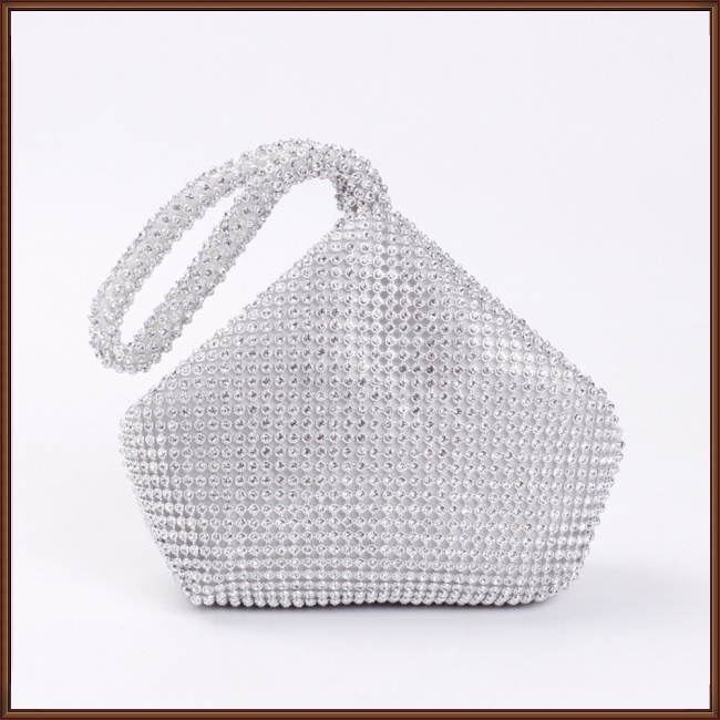 Ví Cầm Tay Đính Kim Cương Giả Sang Trọng Cho Cô Dâu