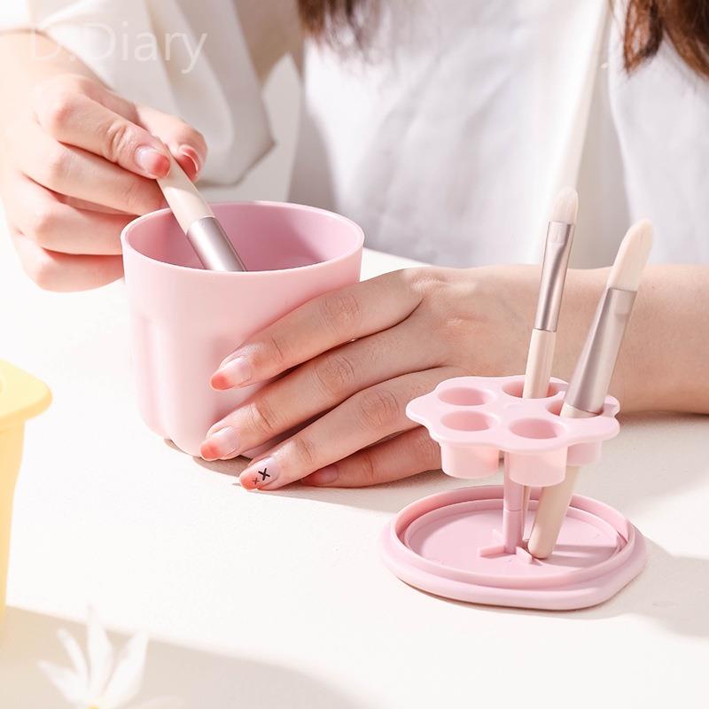 Bình Silicone Đựng Mút Rửa Cọ Trang Điểm Màu Sắc Ngọt Ngào