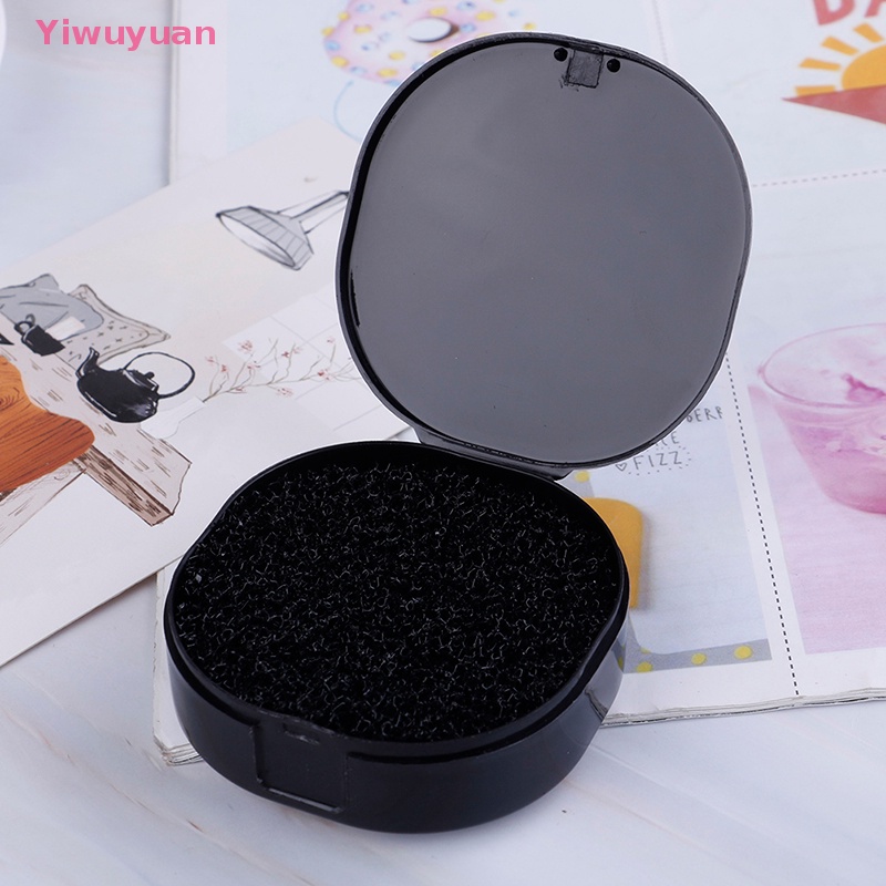 Dụng Cụ Vệ Sinh Cọ Trang Điểm Màu Đen