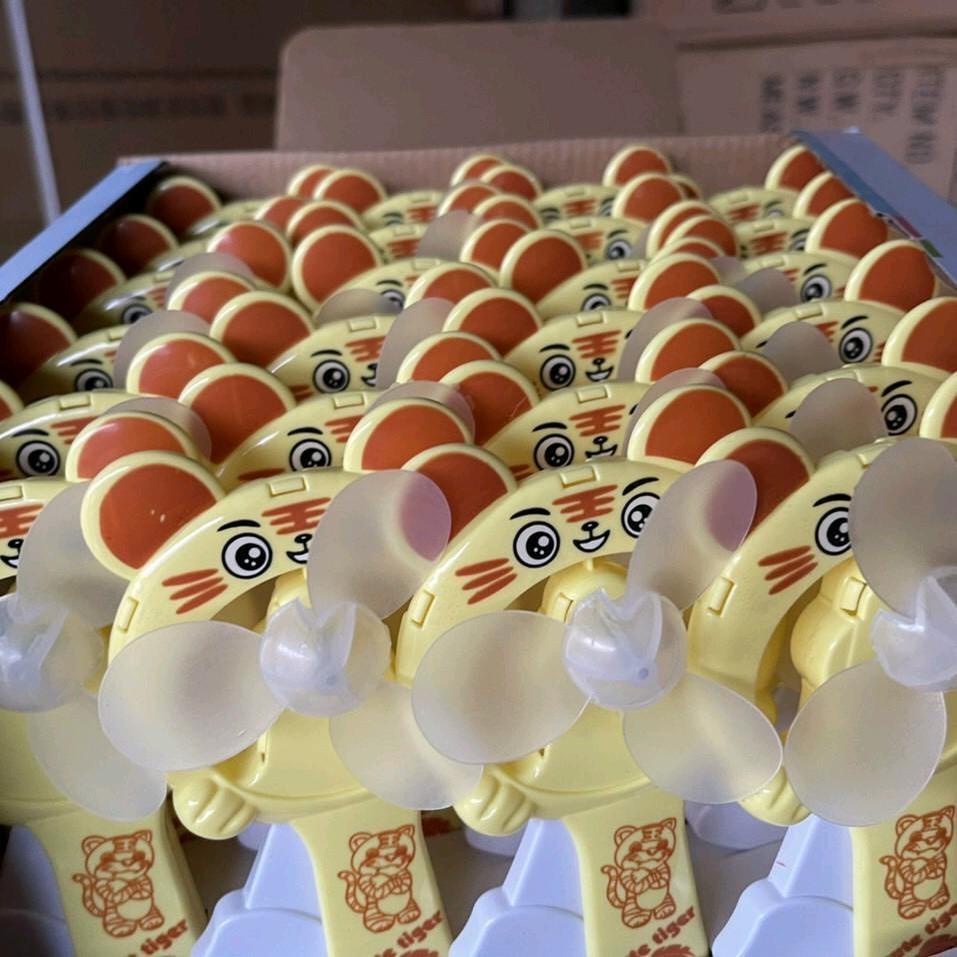 Quạt Cầm Tay Hình Thú Ngộ Nghĩnh Đáng Yêu , Quạt bóp tay mini , Quạt chạy bằng cơm , Quạt giá rẻ