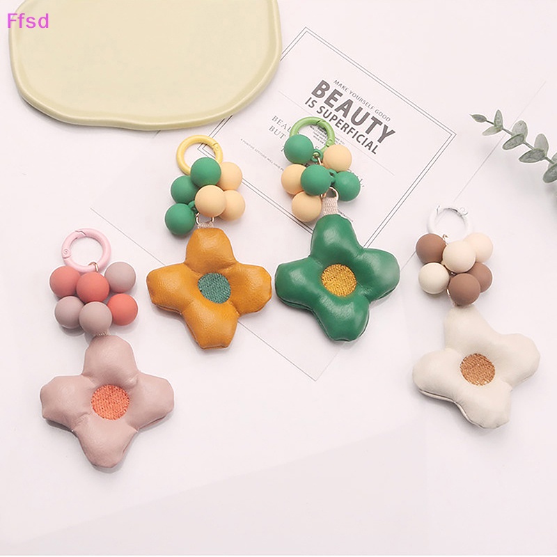 1 Móc Khóa Xe Hơi / Túi Xách Hình Hoa Màu Sắc Tinh Tế Thời Trang