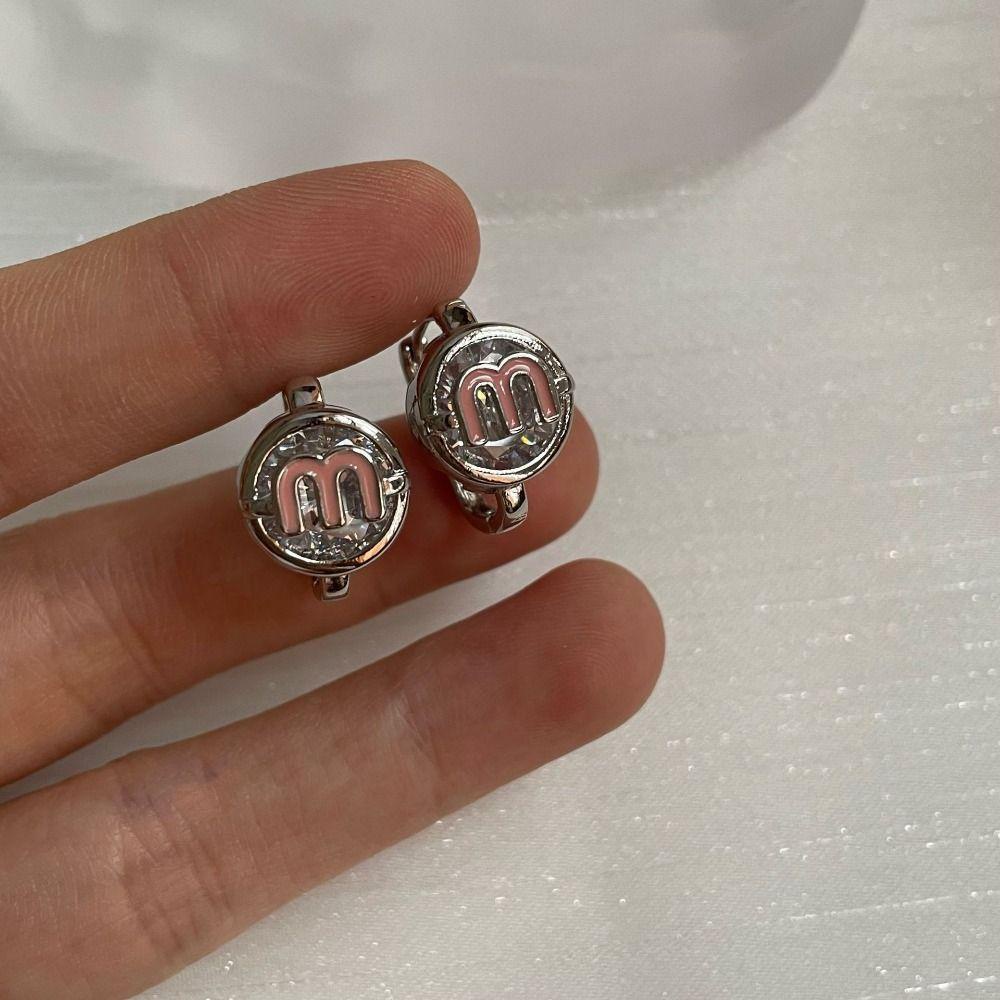 Khuyên Tai Hình Khối Vuông / Tròn In Chữ M Độc Đáo Thời Trang Dự Tiệc