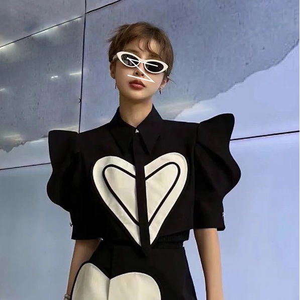 Bộ Áo Sơ Mi Tay Loe In Họa Tiết Trái Tim + Chân Váy Lưng Cao Thời Trang Mùa Hè 2023 D4VJ Cho Nữ