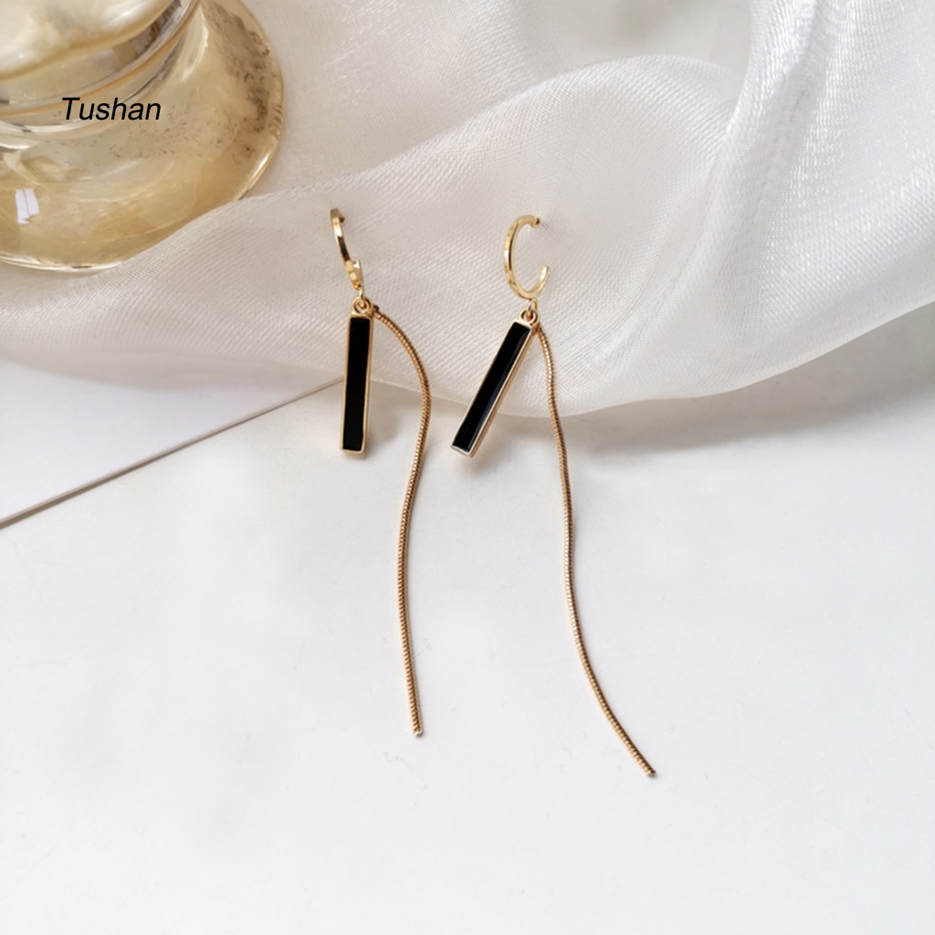 1 Đôi Bông Tai Dáng Dài Viền Lá Tua Rua Màu Sắc Tương Phản Phong Cách Cổ Điển Thời Trang