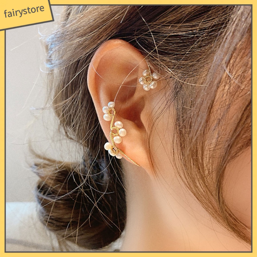 1 Khuyên Vành Tai Hình Bông Hoa Đính Ngọc Trai Nhân Tạo Thời Trang