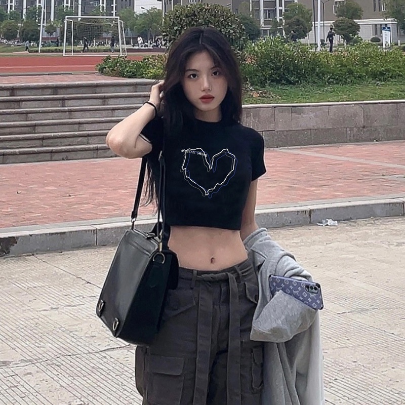 Áo Thun Ngắn Tay Ôm Dáng Hở Vai In Họa Tiết Trái Tim Màu Đen Thời Trang Mùa Hè Cho Nữ