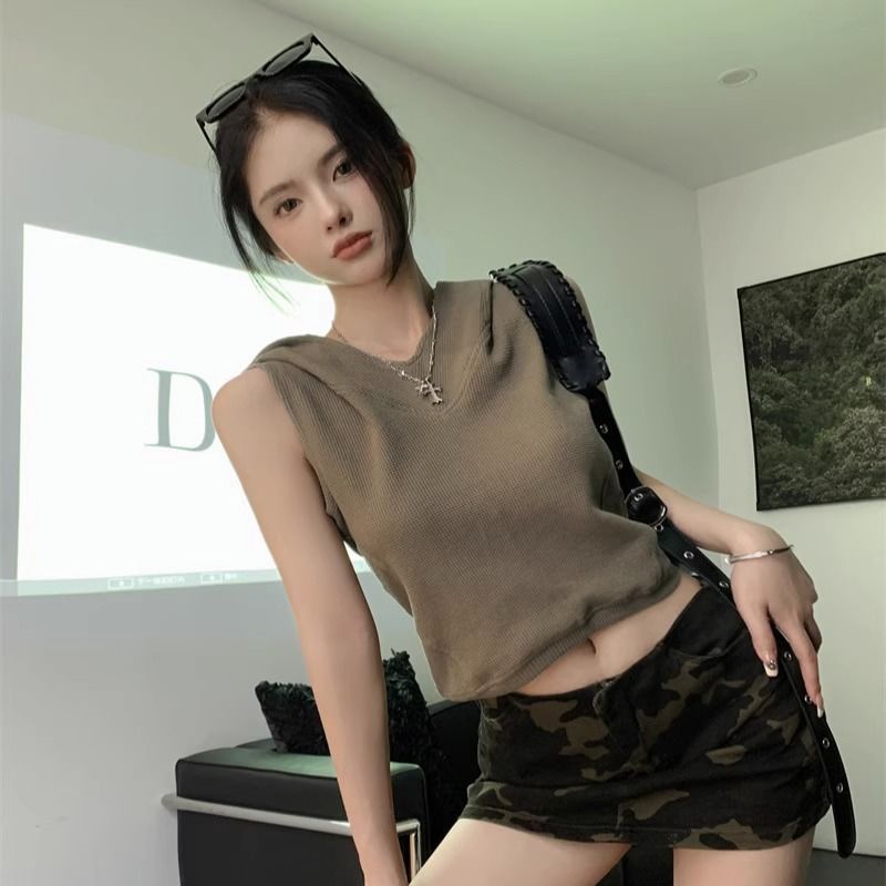 Áo Ngắn Sát Nách Hở Lưng Có Mũ Trùm Đầu Màu Đậu Xanh Phong Cách Nóng Bỏng Cho Nữ