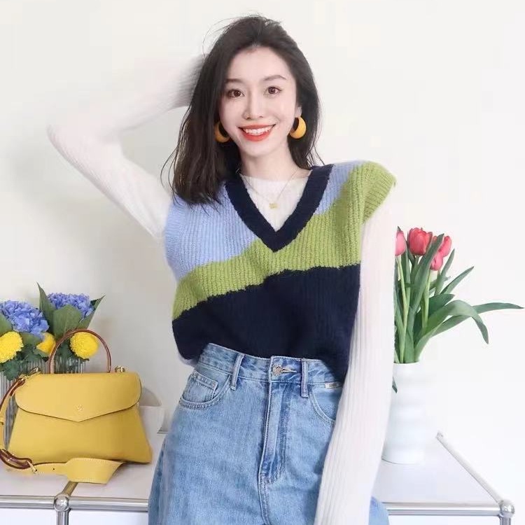 Multiplication nhật bản retro màu tương phản v-cổ vest vest nữ 2023 mùa thu phong cách mới xếp lớp không tay sọc áo len dệt kim q