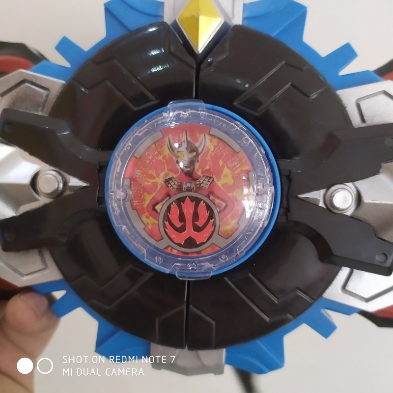 Rob Đồ Chơi Siêu Nhân Ultraman Biến Hình Có Đèn Và Nhạc 3 Trên Bánh Xe Cho Trẻ Em