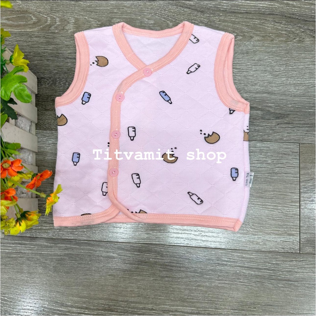 Áo gile vải trần bông cúc chéo họa tiết cho bé mặc thu đông