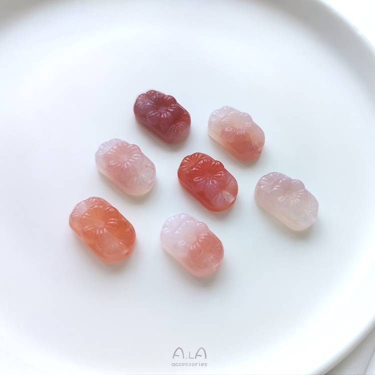 Vòng Tay Mã Não Tự Nhiên Màu Sắc Ngọt Ngào Khắc Họa Tiết Hoa Mận Xinh Xắn