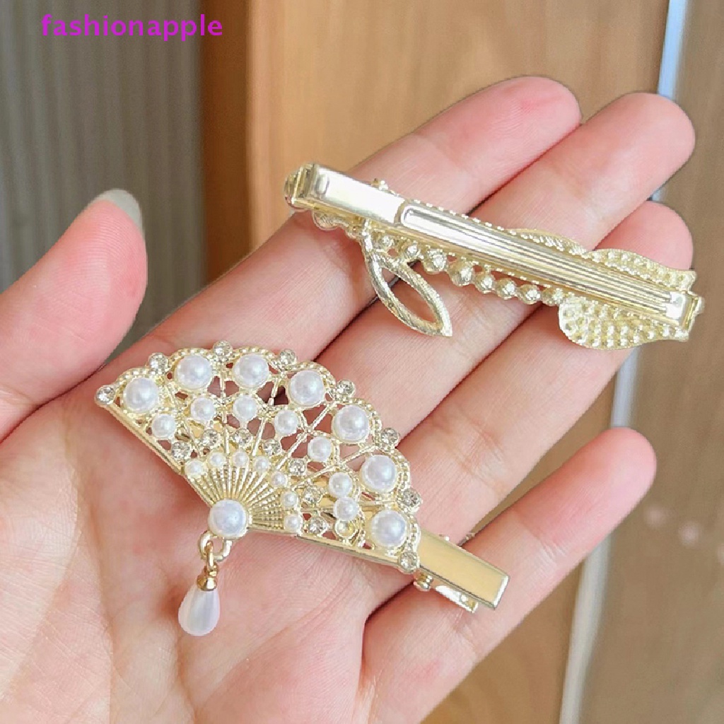 1 Kẹp Tóc Hình Bướm Đính Đá Thời Trang Cho Nữ