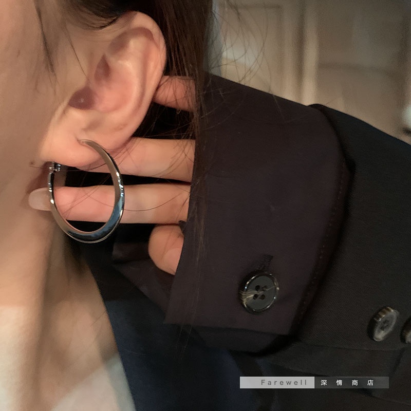 Khuyên Tai Kim Loại Hình Tròn Đơn Giản Thời Trang Cho Nữ