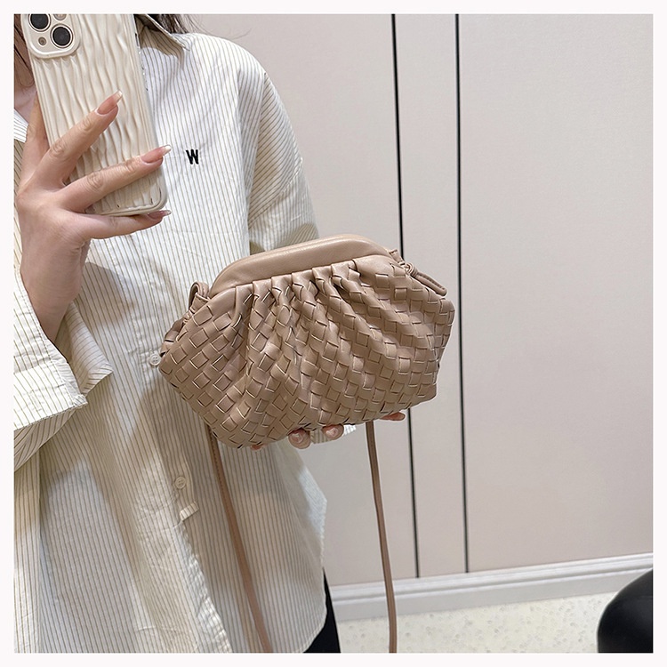 Túi Đeo Vai Đan Mây Thời Trang Phong Cách Mới 2023