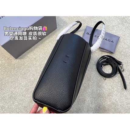 Túi Đeo Chéo Balenciaga Sức Chứa Lớn Phong Cách Thể Thao Sang Trọng Cho Nữ