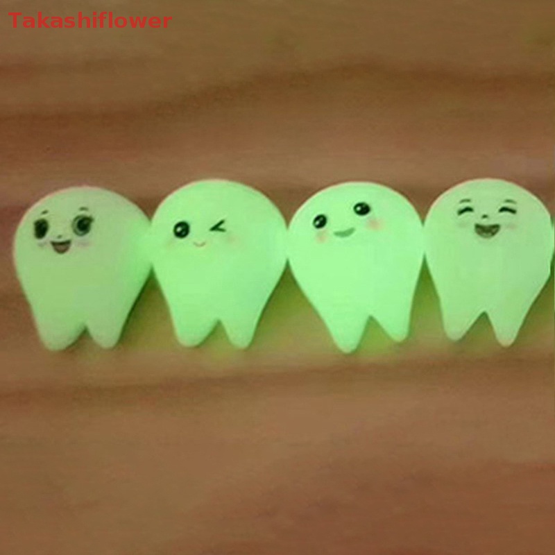 Set 8 Răng Nhựa Phát Quang Hình Biểu Tượng Cảm Xúc Dễ Thương Dùng Trang Trí