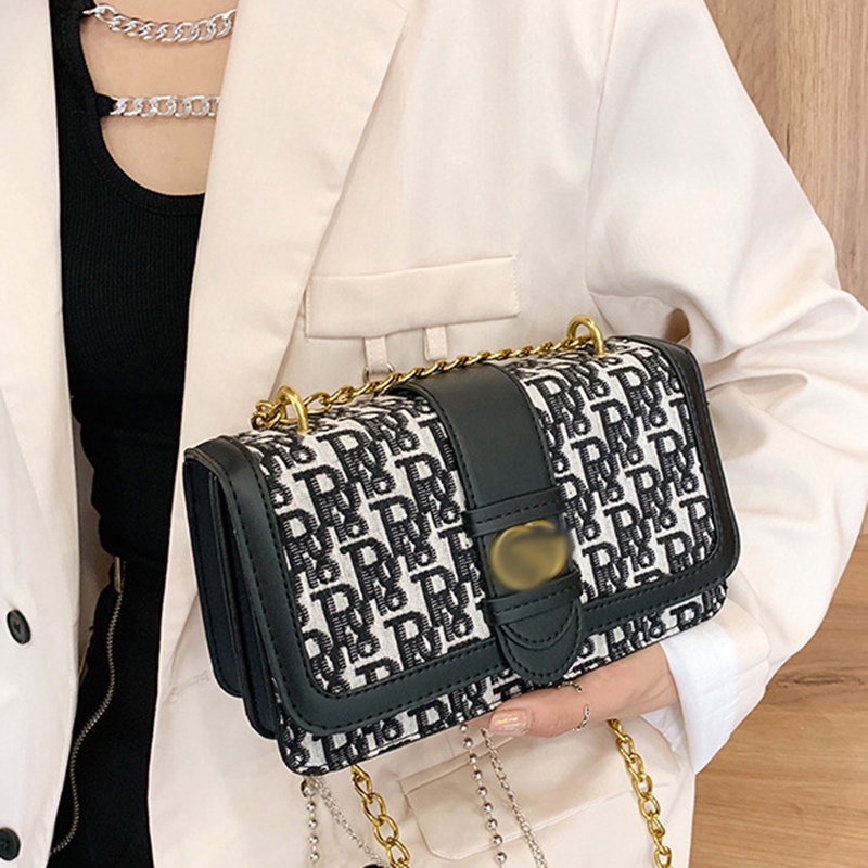 Túi Đeo Chéo Da Tổng Hợp Khóa Nam Châm Dáng Vuông Nhỏ Đơn Giản Dễ Phối Đồ Cho Nữ