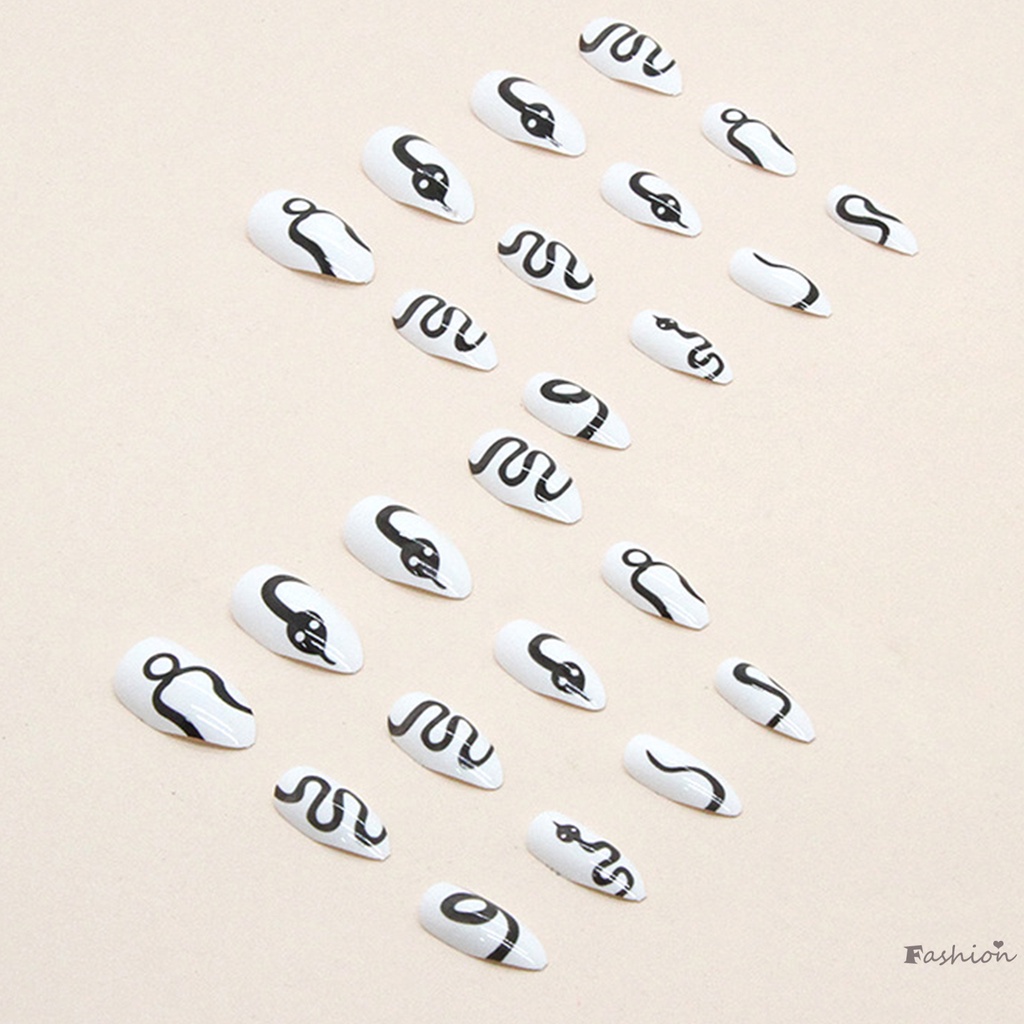 Móng Tay Giả Họa Tiết Da Rắn Sành Điệu