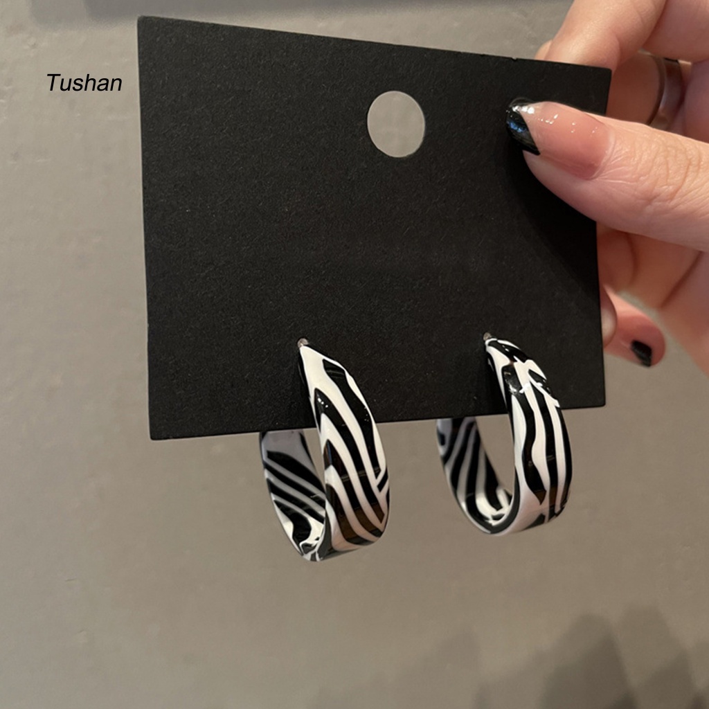 [Ts] 1 Đôi Bông Tai Móc Hình Tròn Đẹp Thu Hút Thanh Lịch Dễ Phối Đồ Mọi Ngày Nhẹ Nhàng