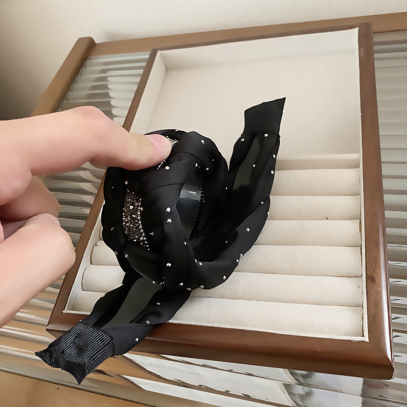 Băng Đô Cài Tóc Dạng Xoắn Đính Đá Màu Đen Dễ Phối Đồ Thời Trang Cao Cấp Cho Nữ