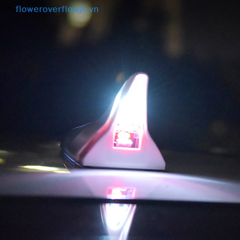 Ăng Ten Vây Cá Mập Có Đèn LED Sử Dụng Năng Lượng Mặt Trời Cho Xe Hơi