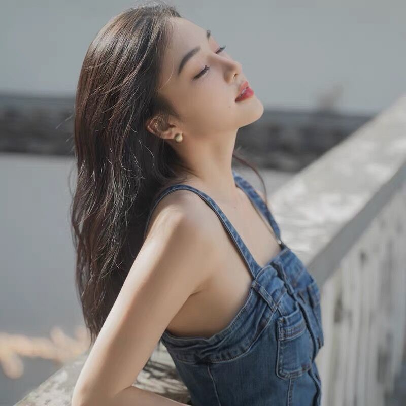 Đầm Denim Mùa Hè 2023 Thiết Kế Hai Dây Nhấn Eo Cao Cấp Phong Cách Pháp Cho Nữ